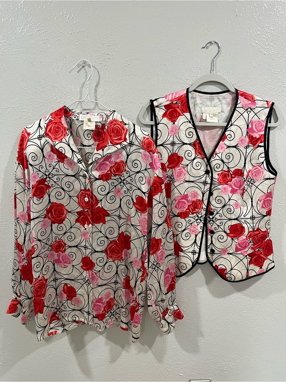 Escada Floral Rose Print Blouse & Vest Set - Red and Pink Roses Size 36-38